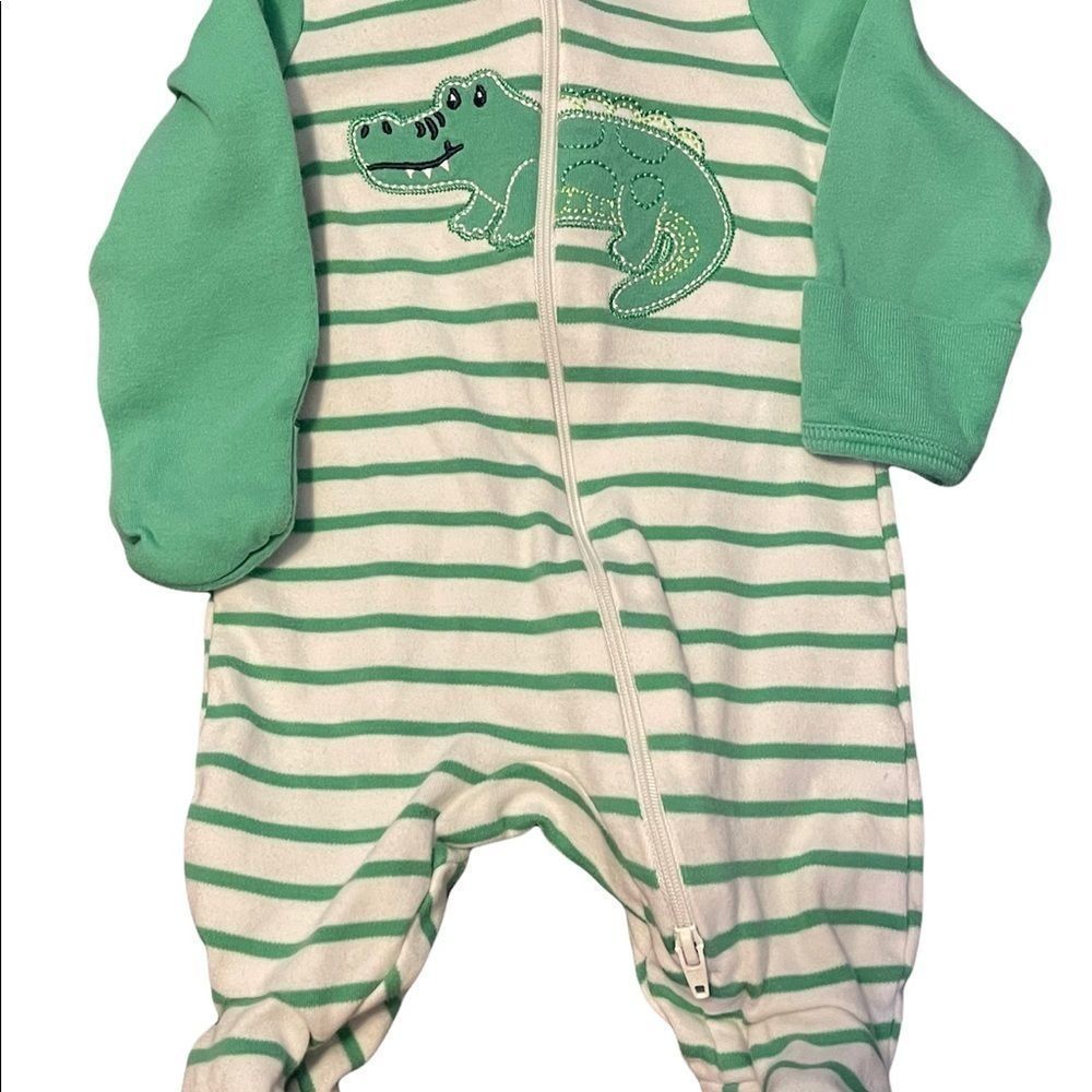 Newborn footsie pajamas